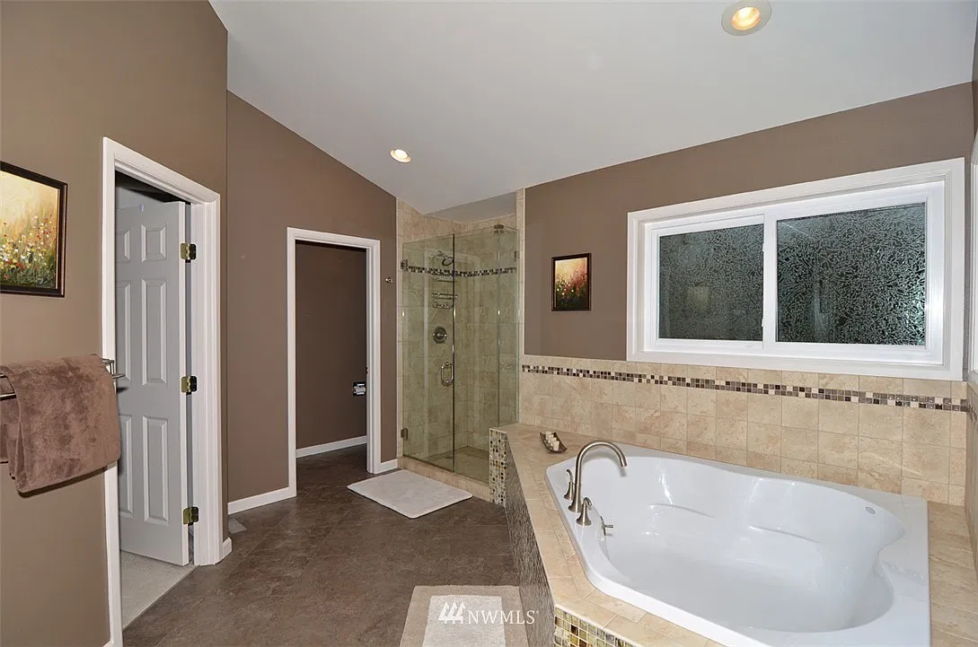 3932 209th Pl SE — Photo 3