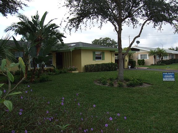 2nd image of 27 Seahorse Ln