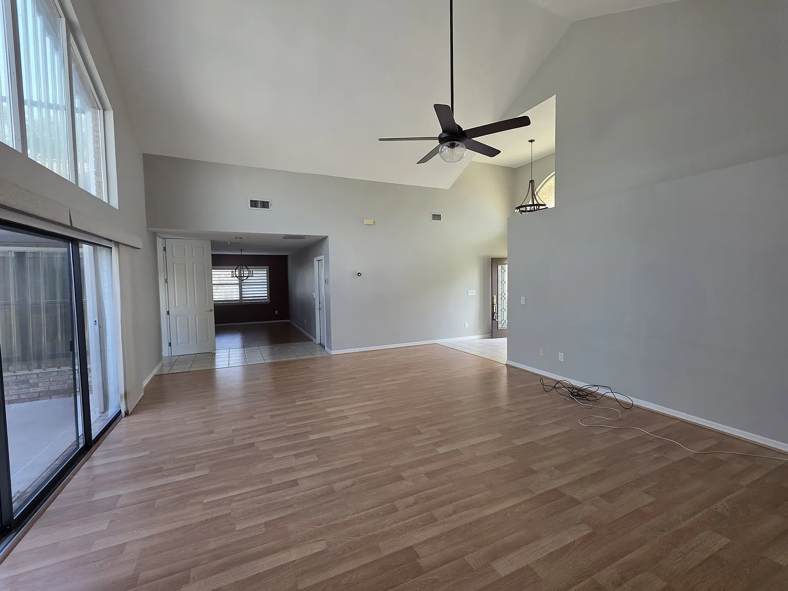 3 bed, 2361 sqft, $2,795 — Photo 3