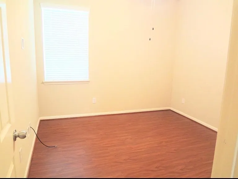 4911 Spring Showers Ct — Photo 11