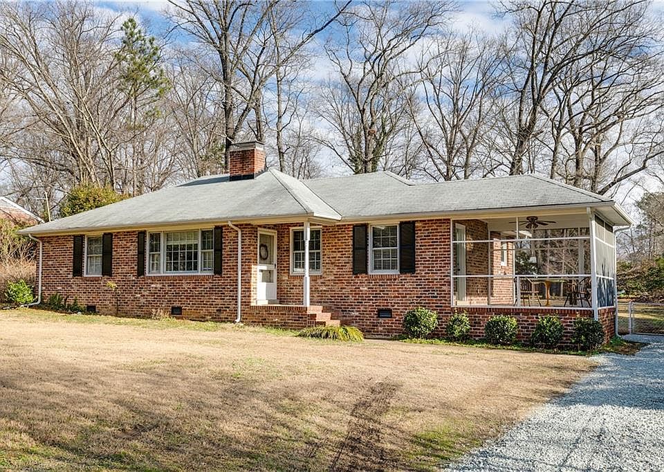 1st image of 3021 Clarendon Dr