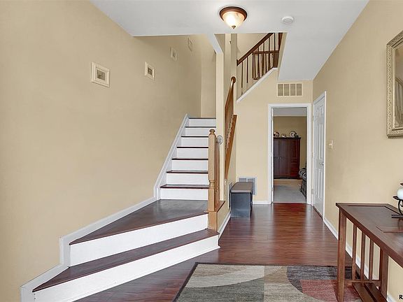 2nd image of 16065 Sherwin Ct