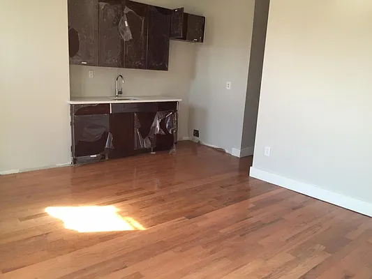 Rented by MNS | media 6