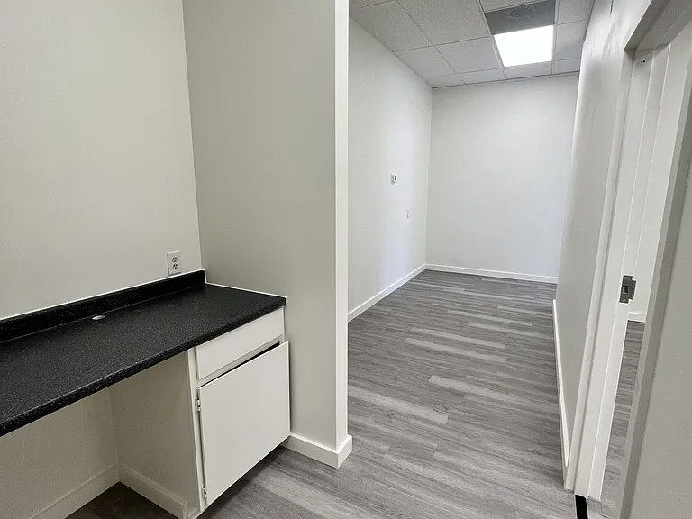 2101 Main St #A — Photo 11