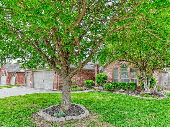 2nd image of 4116 Dornoch Ln