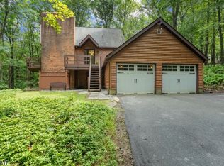 49 E Springtown Rd, Long Valley, NJ 07853