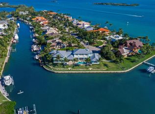 25 Island Rd, Sewalls Point, FL 34996