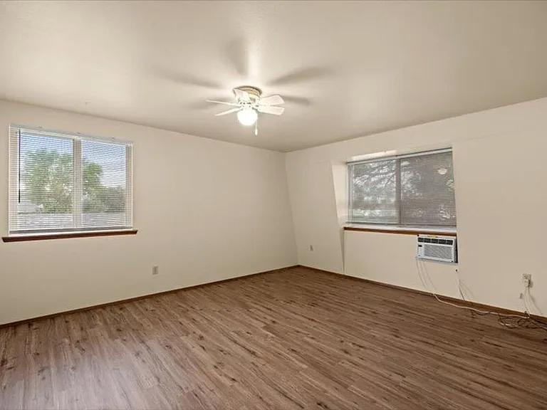 400 S Morain St #7 — Photo 11