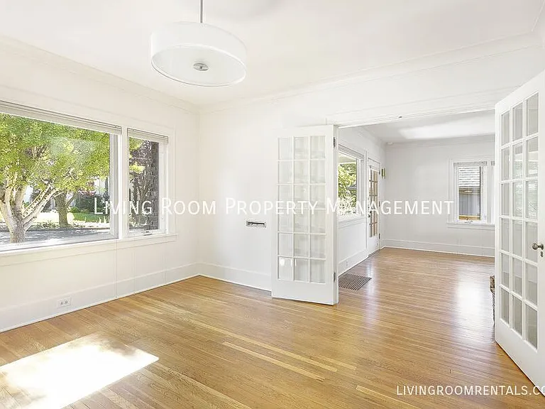 3639 NE 25th Ave — Photo 5