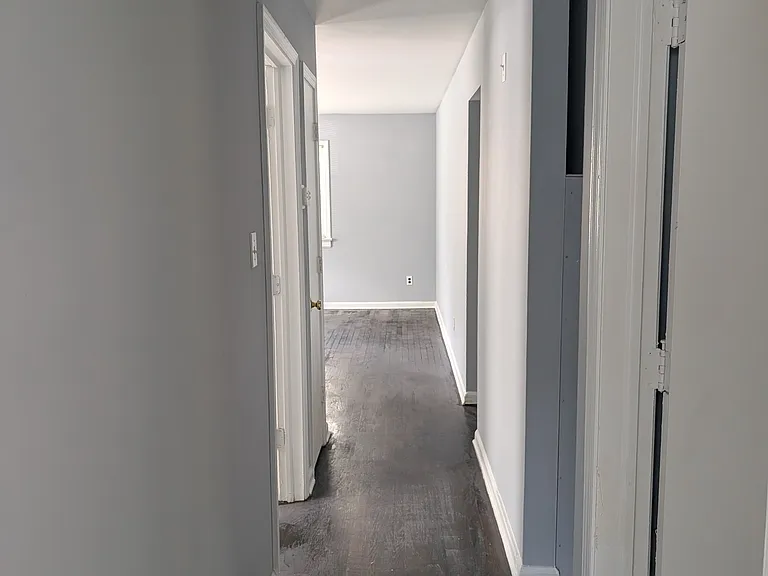 1408 Enfield Ave — Photo 10