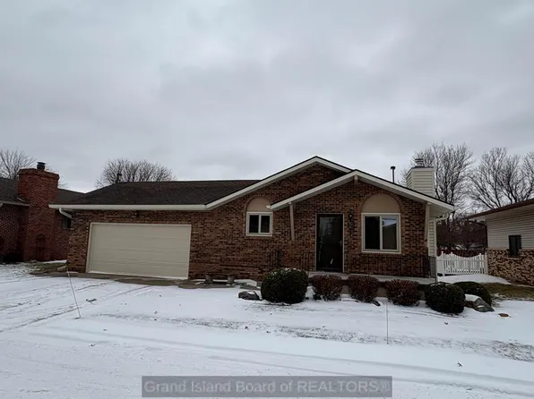 12 Via Como, Grand Island, NE 68803
