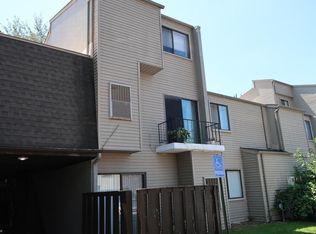 38330 N Lane Rd #J103, Willoughby, OH 44094