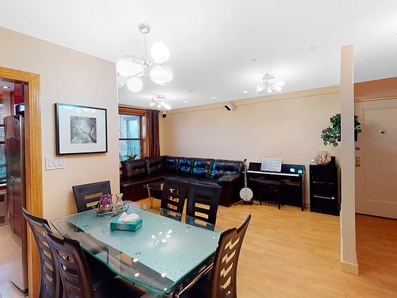 3rd image of 2280 Burnett St APT 4I