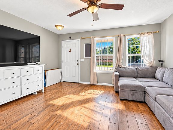 2nd image of 2603 Custer Dr