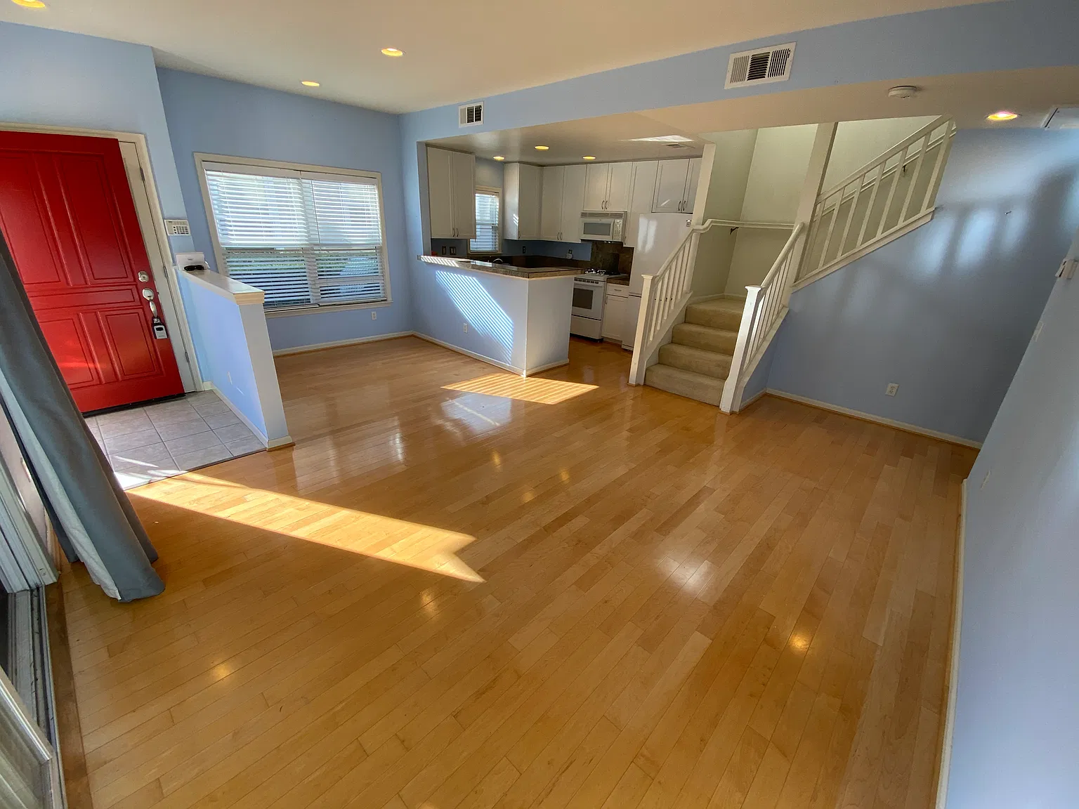2 bed, 1200 sqft, $4,750 — Photo 4