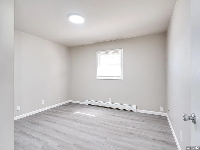 1214 Mount Vernon Street — Photo 4