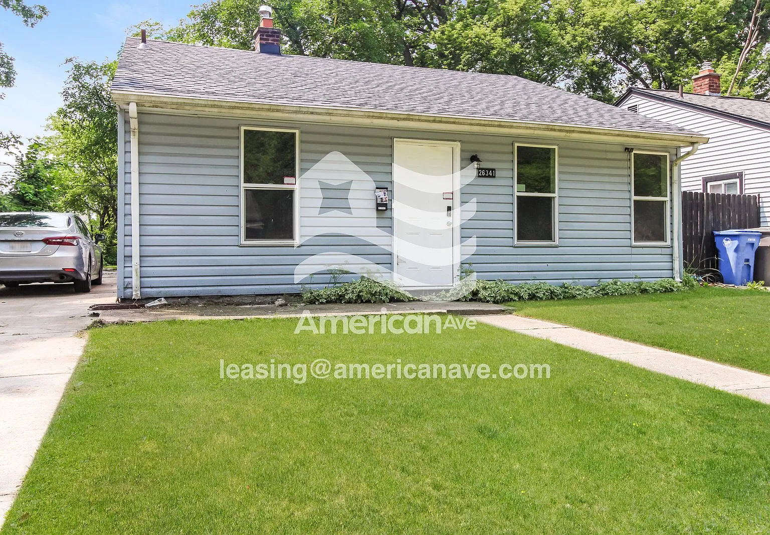 3 bed, 1.0 bath, 952 sqft, $1,175 — Photo 2