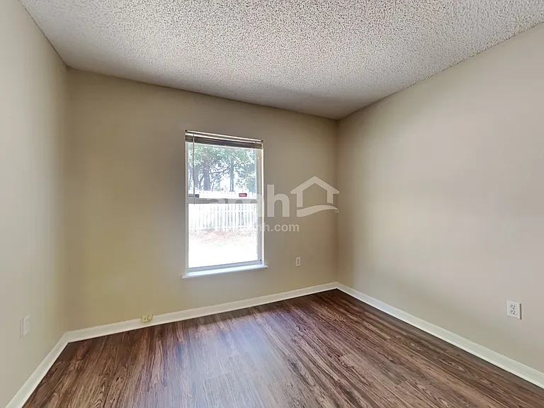 7405 Prosperity Park Rd N — Photo 14