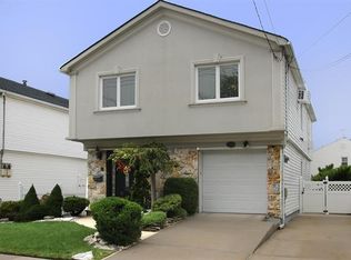 25 Amsterdam Pl, Staten Island, NY 10314