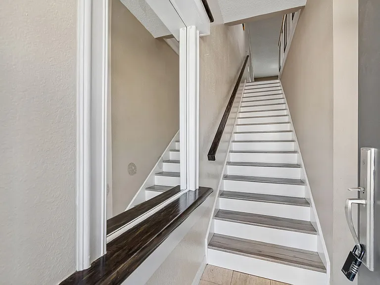 1010 Normandy Trace Rd — Photo 3