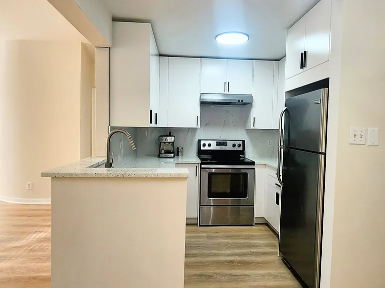 New high ceiling cabinets