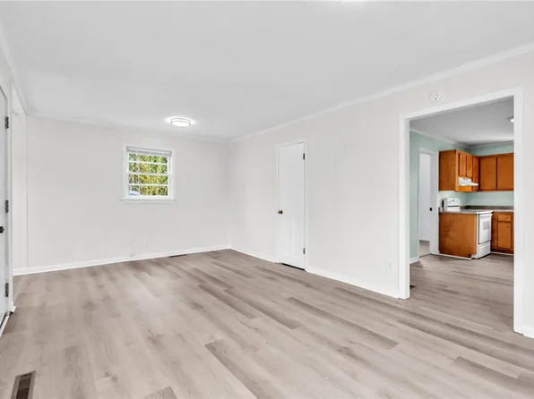 5 Bagwell Ave, Greenville, SC 29611