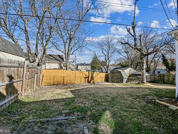 5th image of 1212 Seven Oaks Rd