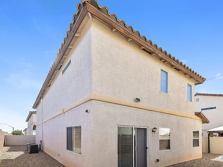 10348 Faustine Ave — Photo 17