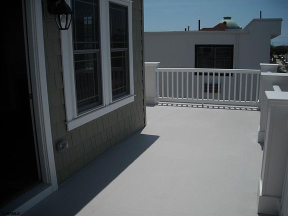 5th image of 913 Wesley Ave #C