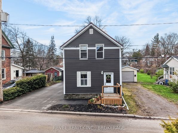 38 Bennett St, Brockville, ON K6V 2V8