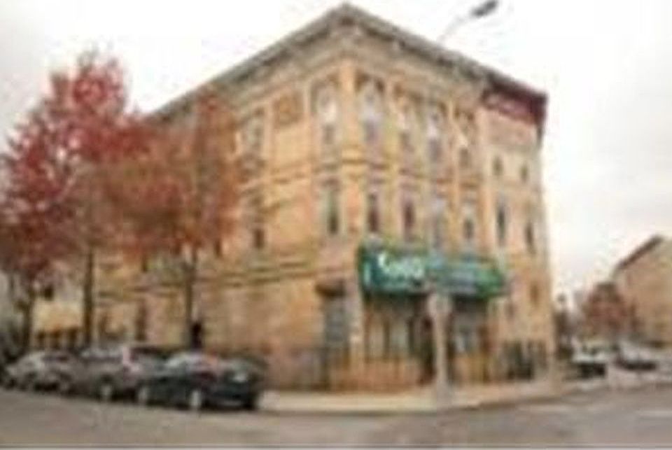 1st image of 154 Engert Ave