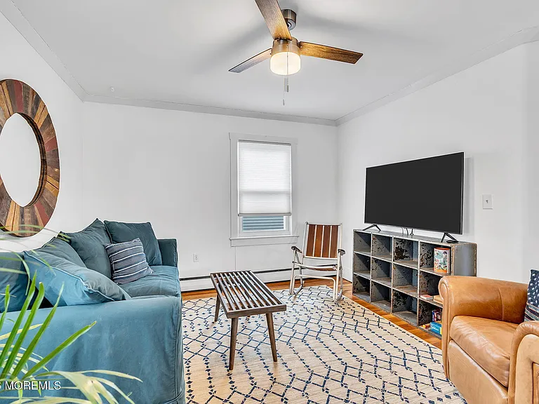 1227 Bay Ave — Photo 11