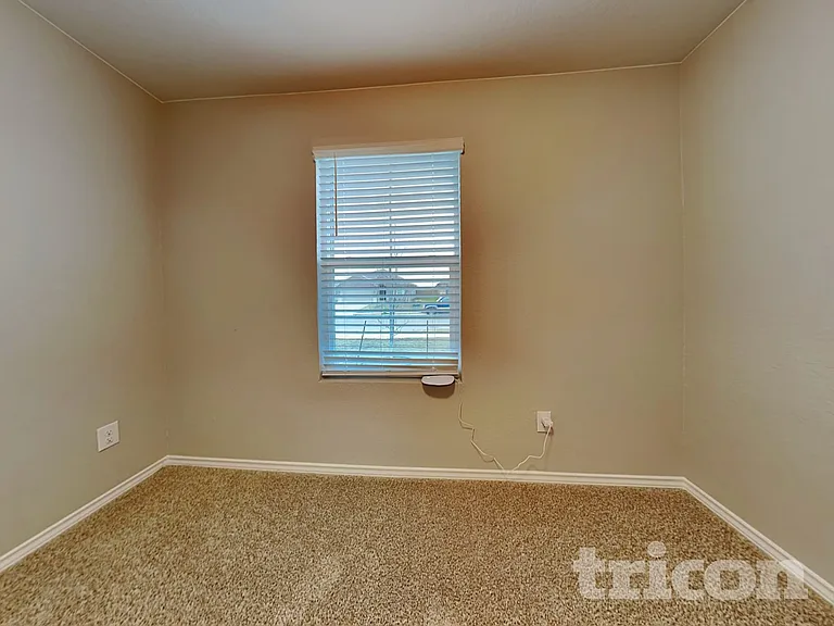 1016 Adler Way — Photo 12