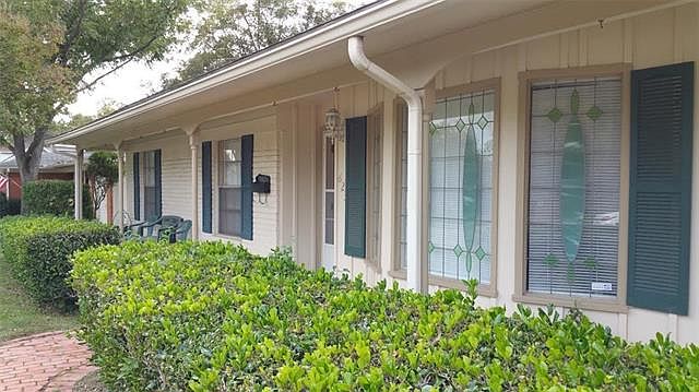 1st image of 623 Cambridge Dr