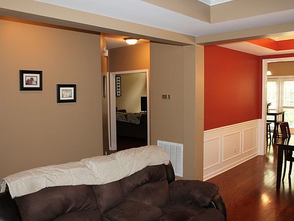 Entry Foyer/Living Room