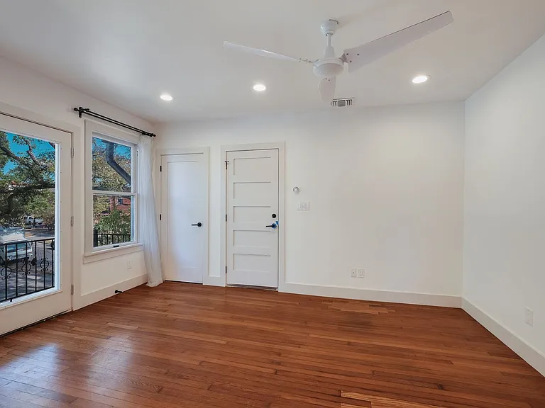 226 E Huisache Ave — Photo 15