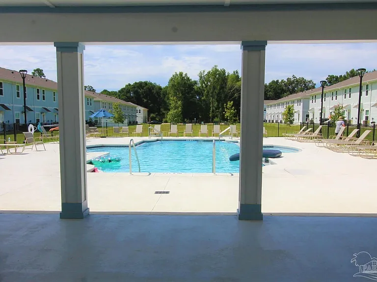 1542 Iroquois Ct — Photo 2