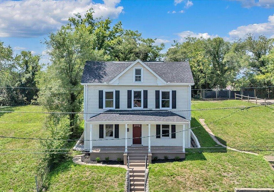 1st image of 602 Rutherford Ave NW
