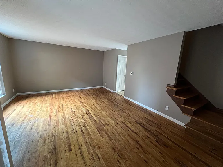 1750 Willoway Cir S — Photo 2