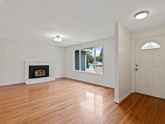 4th image of 10212 NE 63rd St