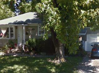 1126 W Walkup Ave, Carbondale, IL 62901