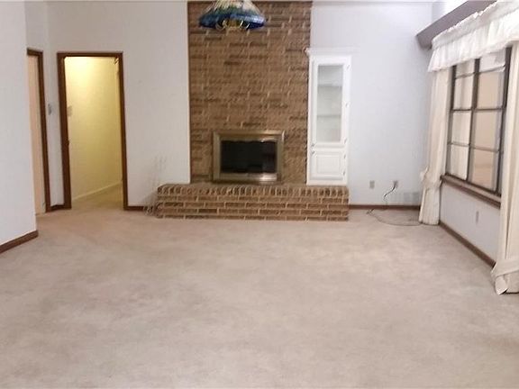 2nd image of 5216 Lark Ln