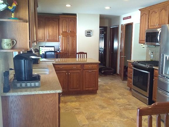 5th image of W65N387 Westlawn Ave