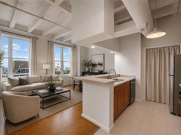 5th image of 32 Peachtree St NW APT 1306
