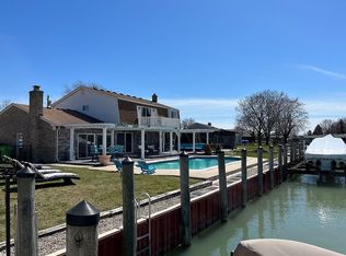 41611 Clairpointe St, Harrison Township, MI 48045