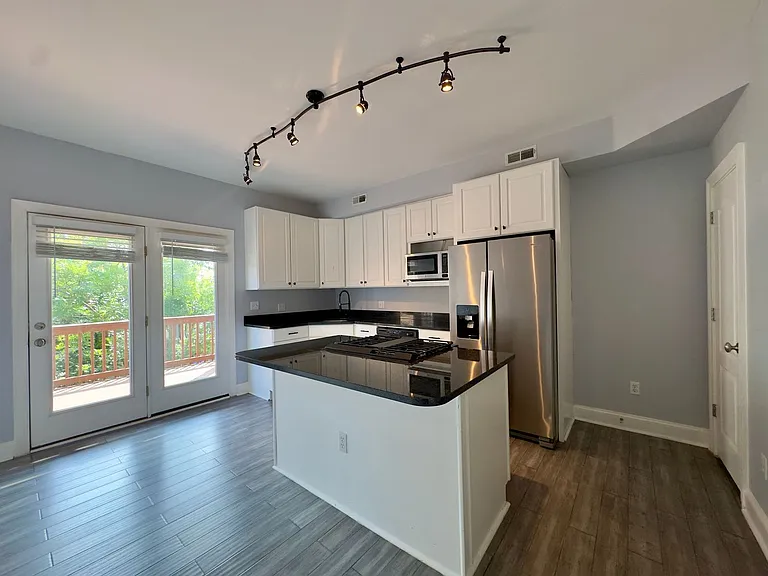 701 S Rose St — Photo 11