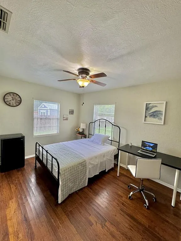 2701 Avenue T NW — Photo 3
