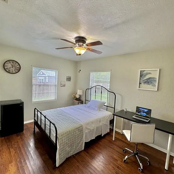 2701 Avenue T NW #2 — Photo 3