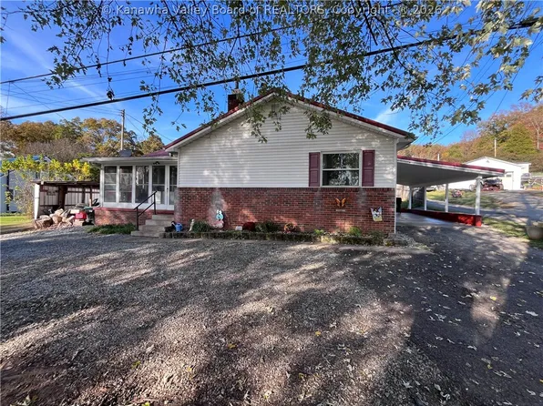 1070 Evansview Rd, Evans, WV 25241