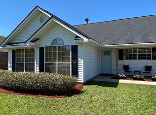 30073 Leslie St, Albany, LA 70711